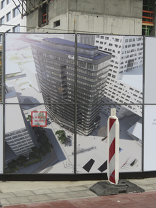 907508 Afbeelding van enkele panelen met een 'artist impression' van het World Trade Center Utrecht, dat gebouwd gaat ...